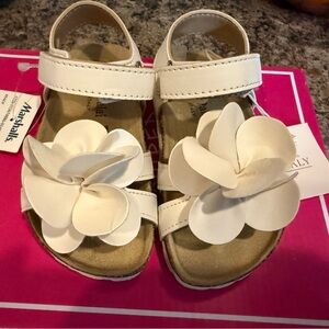 NWT 7C marshalls white leather floral sandals